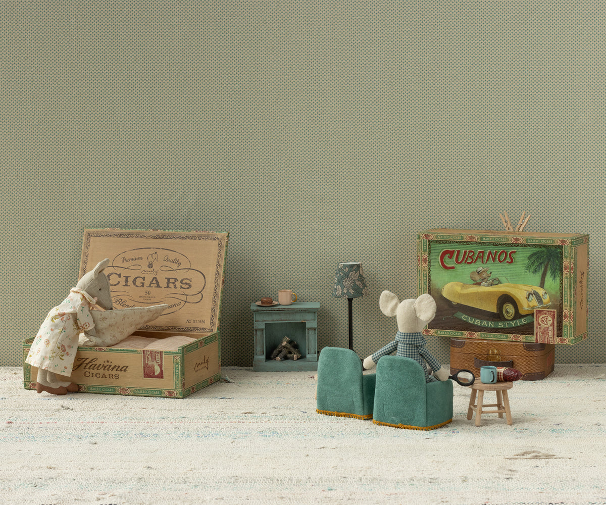 Grandma and Grandpa mice in Cigar box