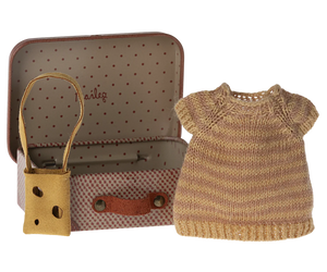 Knitted Bag & Dress in Suitcase ~ Big Sister Mouse