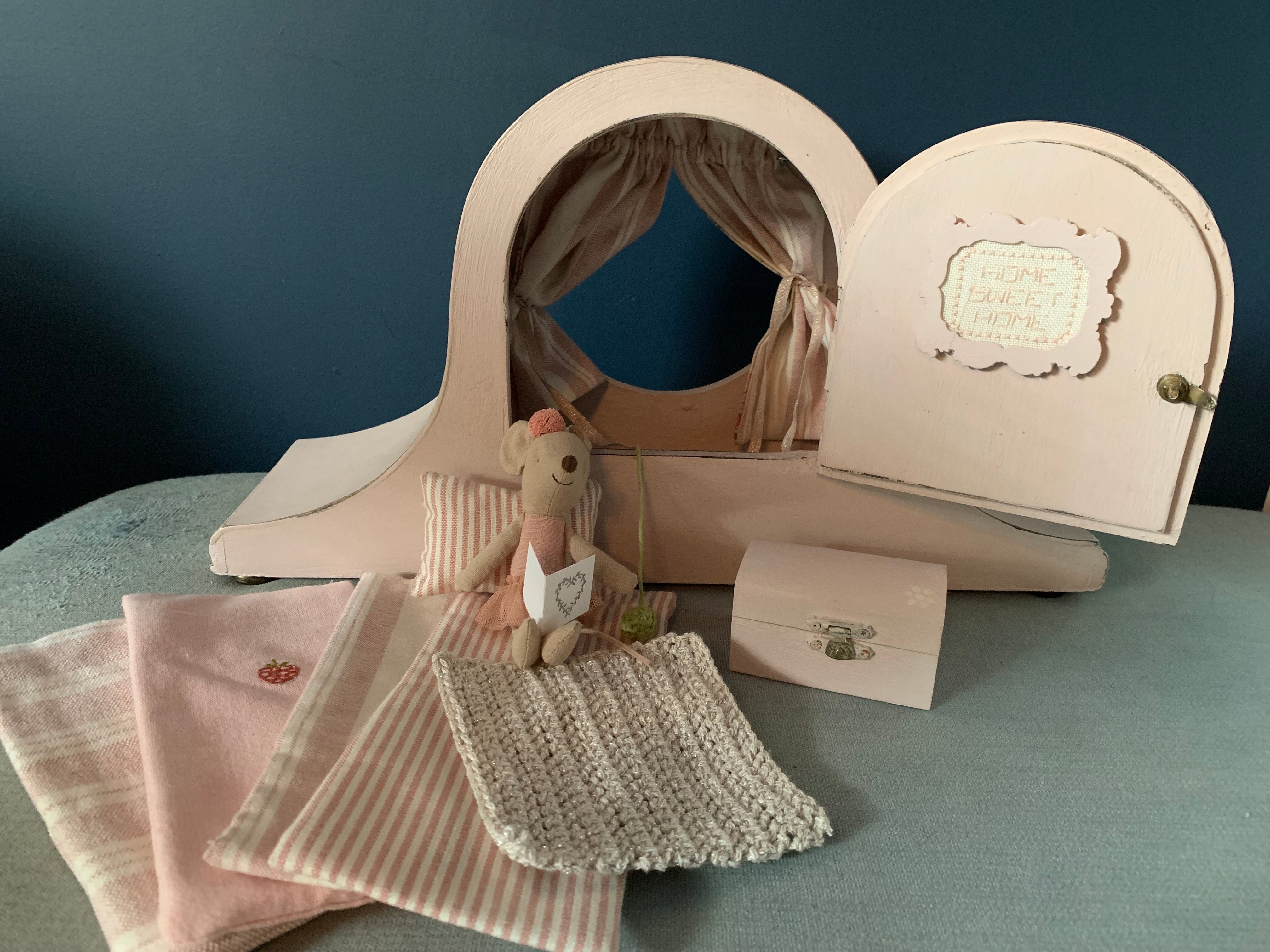 Mouse House Clock ~ Antoinette Pink ~ Napoleon Hat ~