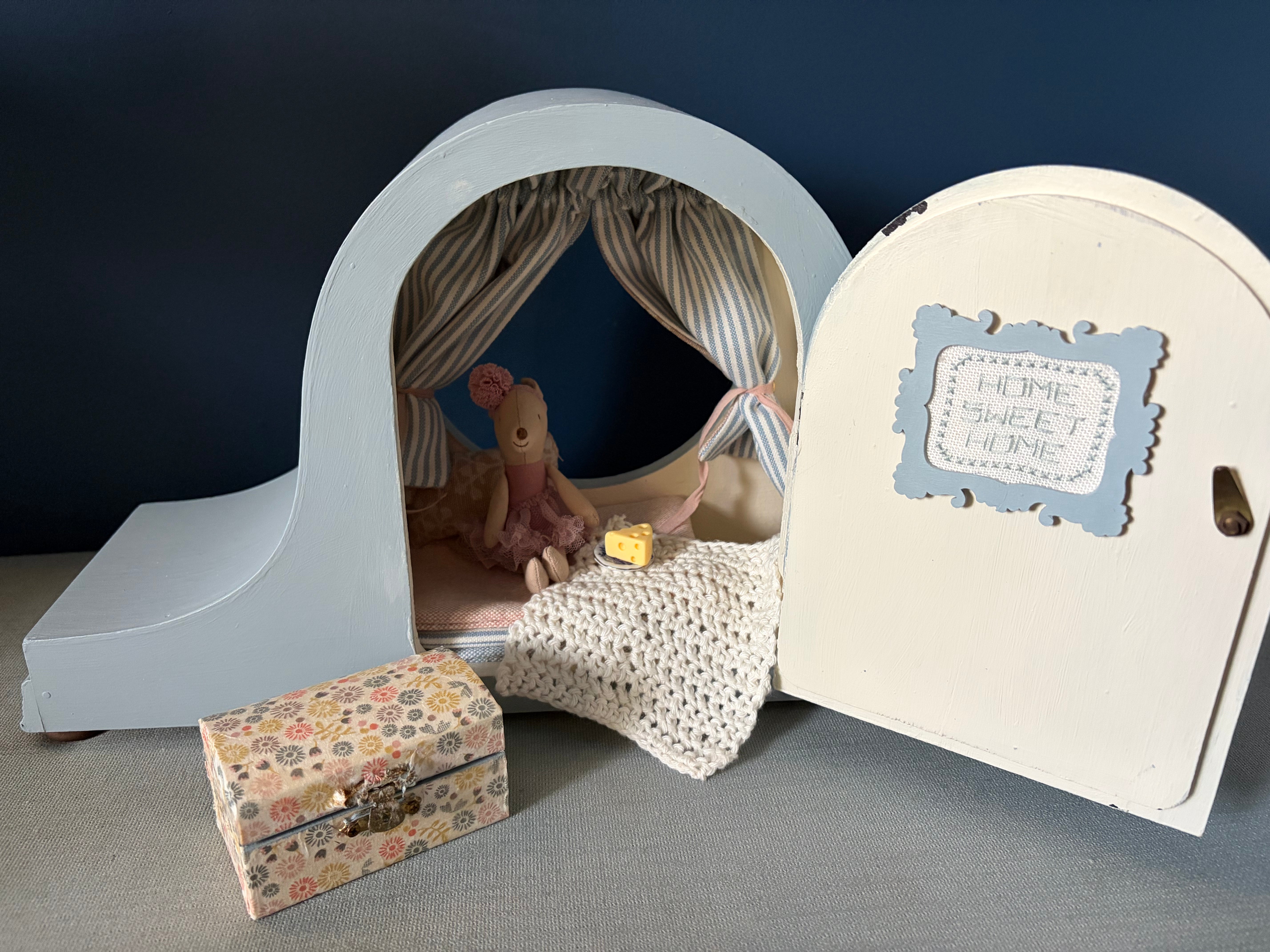Mouse House Clock~Duckegg Blue ~ Napoleon ~ – Fiona Firth Textiles