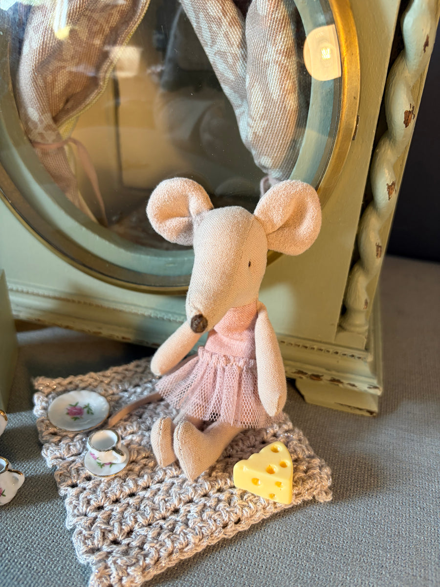 Mouse House Clock ~ Vintage Green ~ Glass front – Fiona Firth Textiles