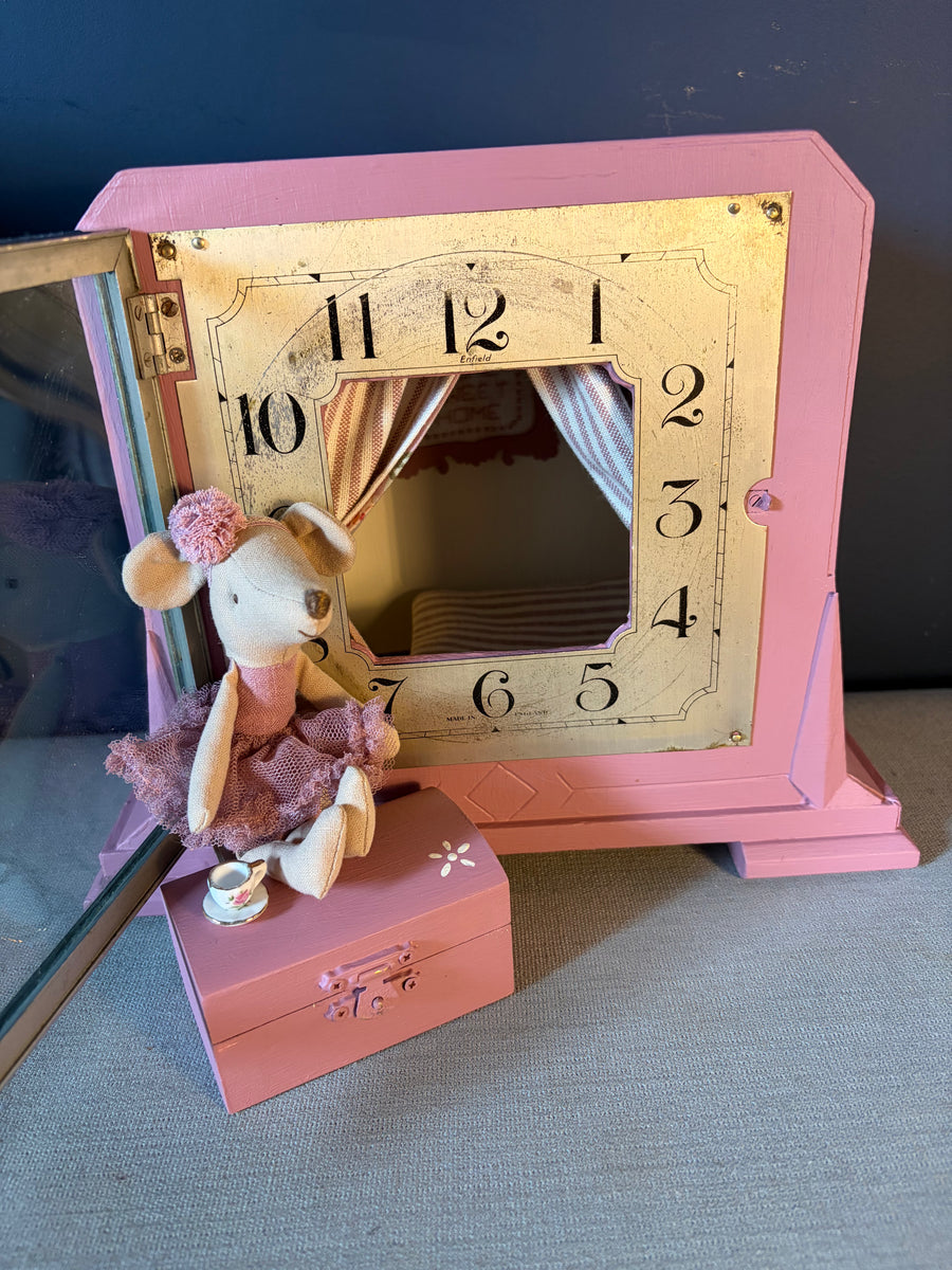 Mouse House Clock ~ Henrietta ~ Glass front – Fiona Firth Textiles
