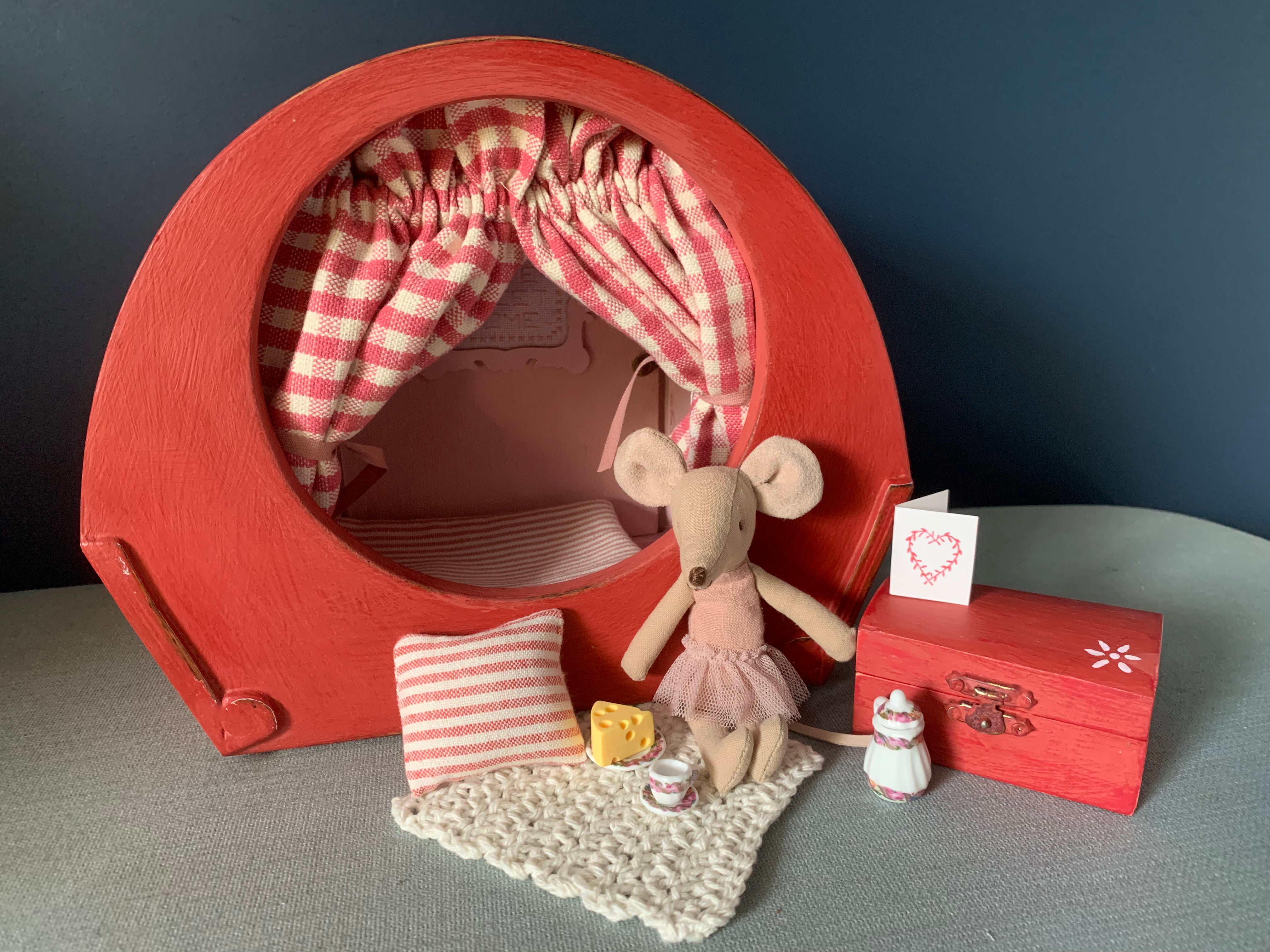 Mouse House Clock - Emperor Red ~ Big Sister Ballerina Mouse