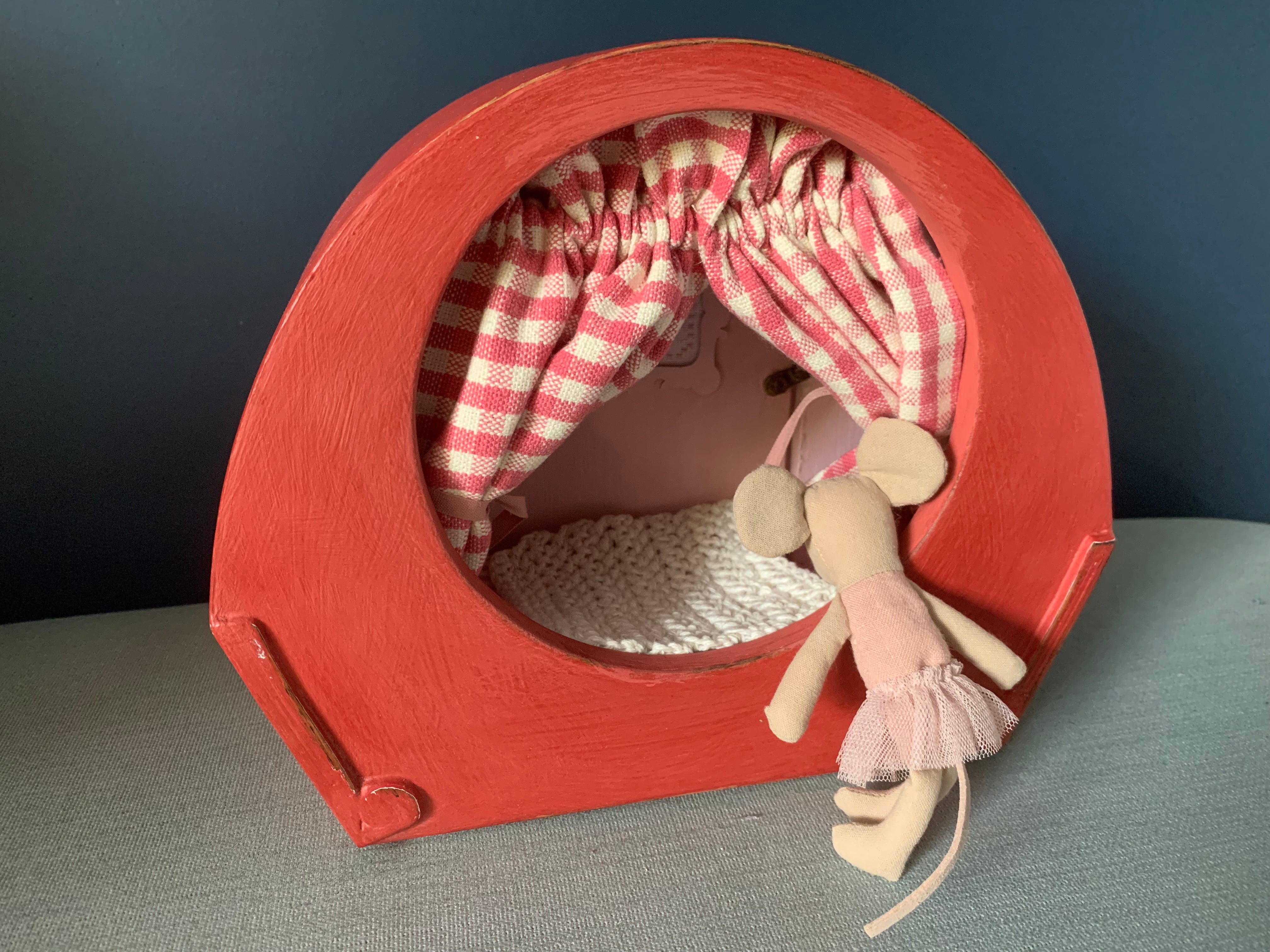 Mouse House Clock - Emperor Red ~ Big Sister Ballerina Mouse