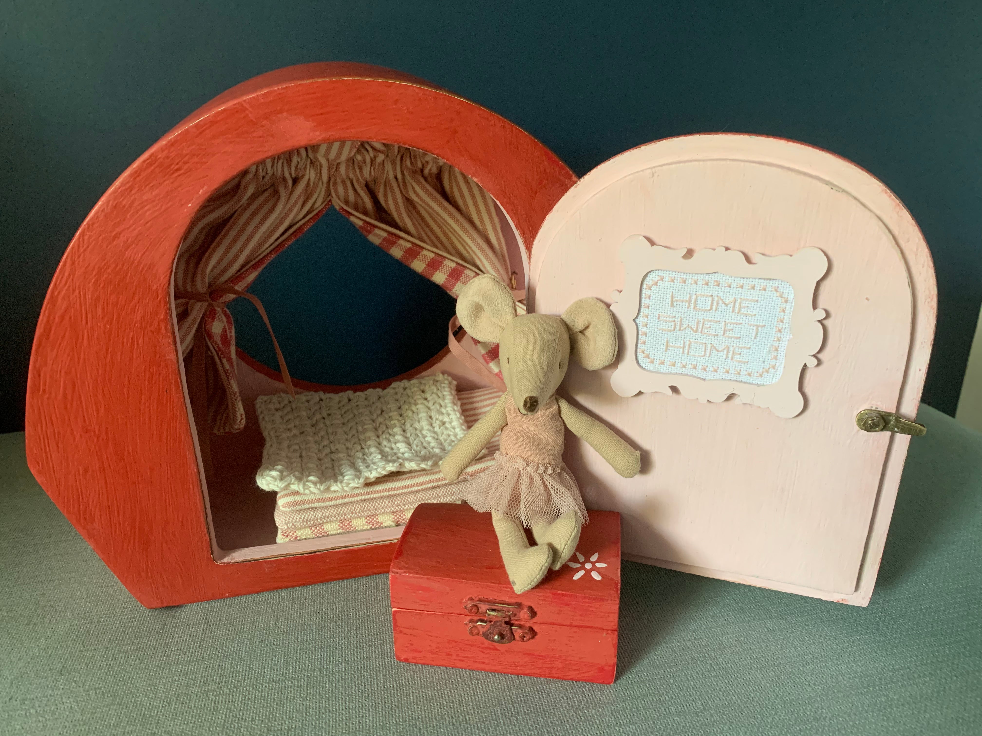 Mouse House Clock - Emperor Red ~ Big Sister Ballerina Mouse