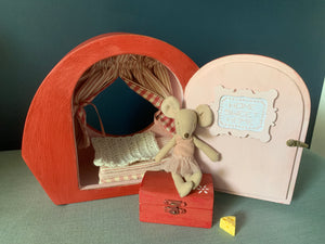 Mouse House Clock - Emperor Red ~ Big Sister Ballerina Mouse